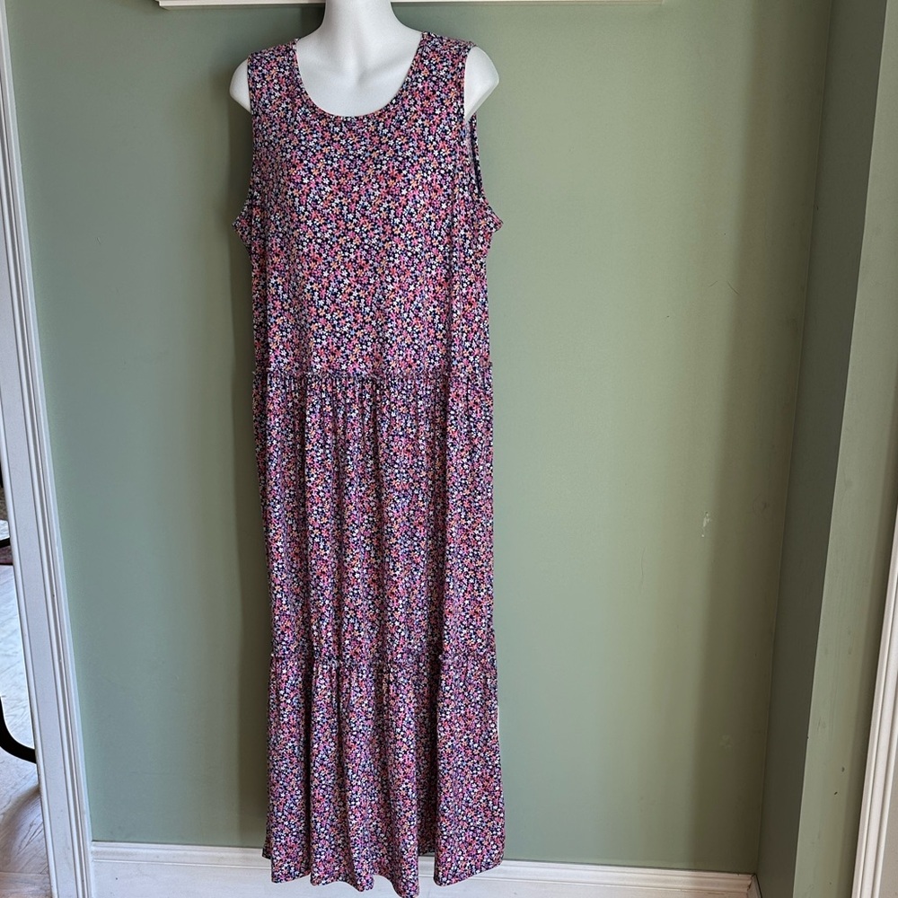 SOHO Apparel Ltd. Floral Sleeveless Maxi Dress NWOT Size L